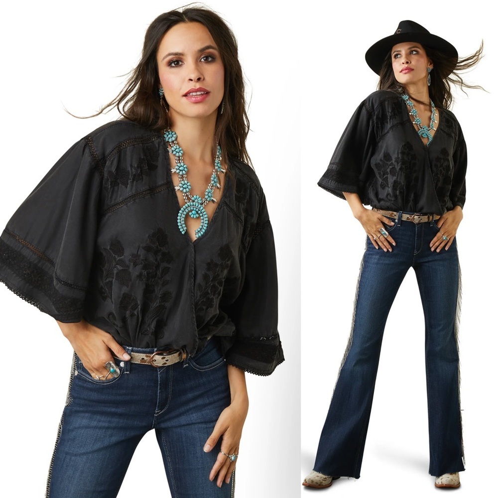 Ariat Black Midnight Rose Embroidered Flutter Sleeve Cropped Blouse - XS
